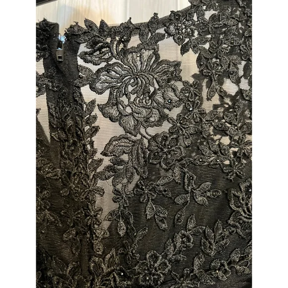 NWT La Femme Gown 29772 Floral
Embroidered Sheath Dress in Black Size 8 - Picture 8 of 11